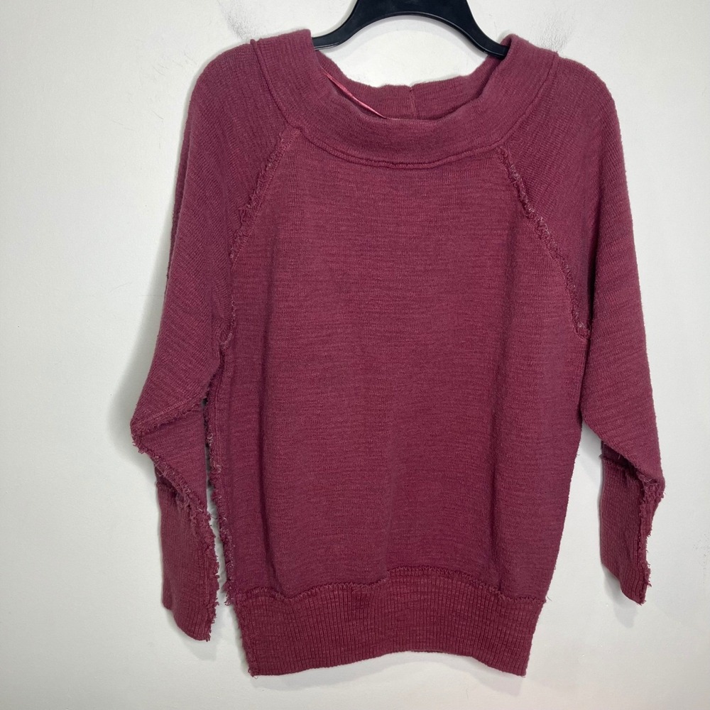 Free People pink exposed seam pullover sweater sweatshirt women's size small‎